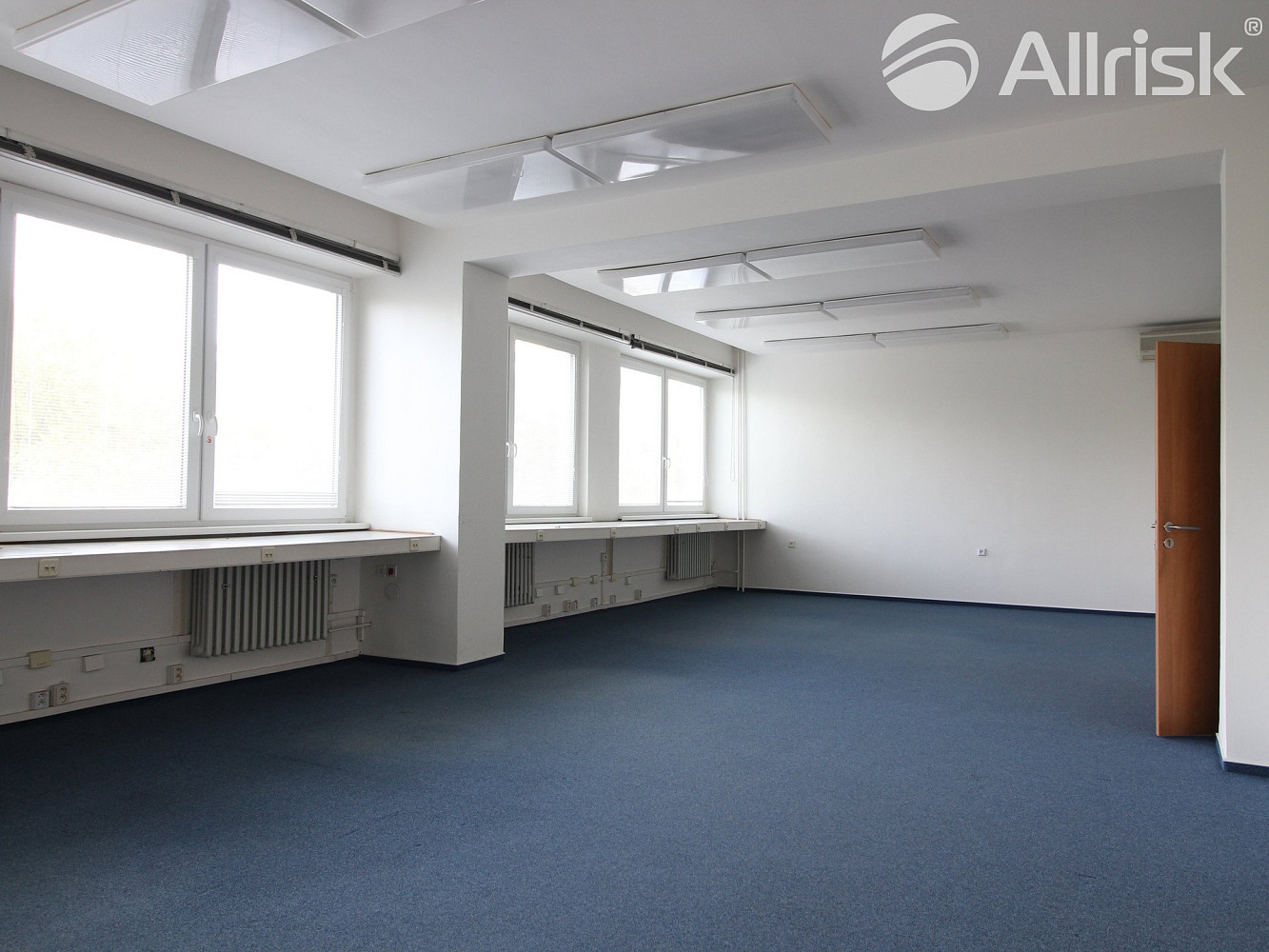 Pronájem kanceláře 127 m² – fotografie 2