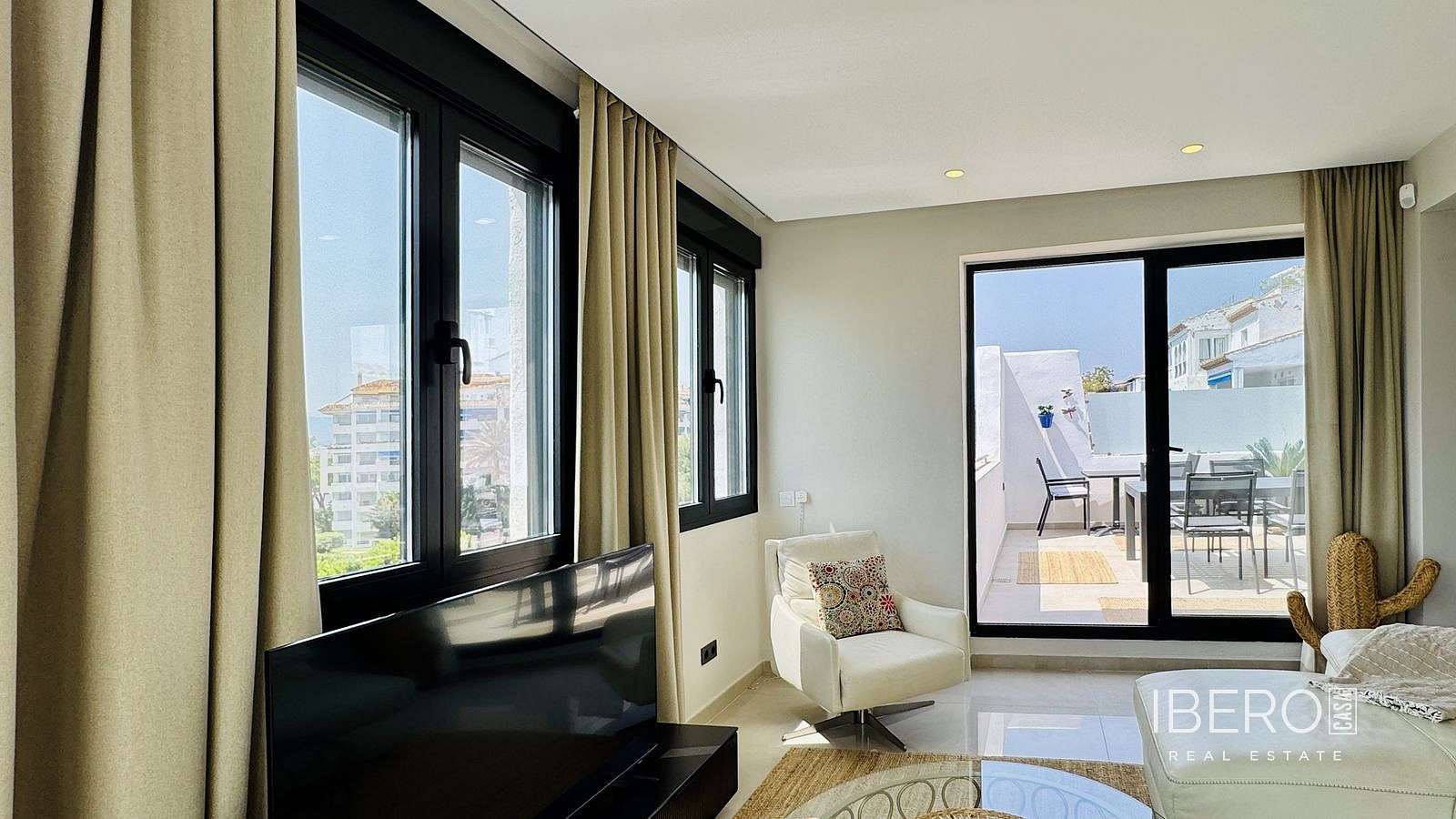 Piso 3+kk – Marbella, Nueva Andalucía - Vista 2