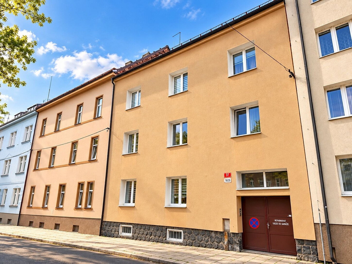 Prodej nájemního domu, činžáku 500 m² – fotografie 2