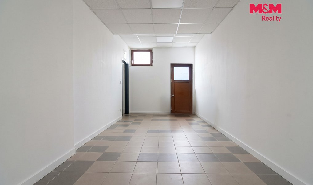 Pronájem obchodních prostor 150 m², Most – náhled fotky 3