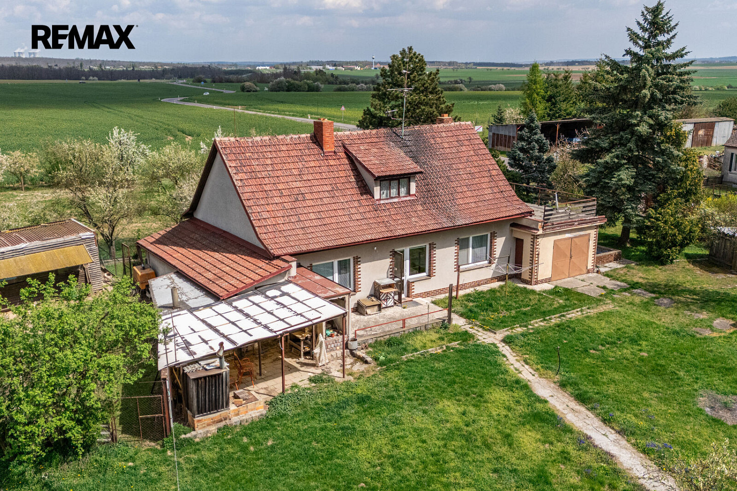 Prodej domu 143 m² s pozemkem 1 794 m² – fotografie 2