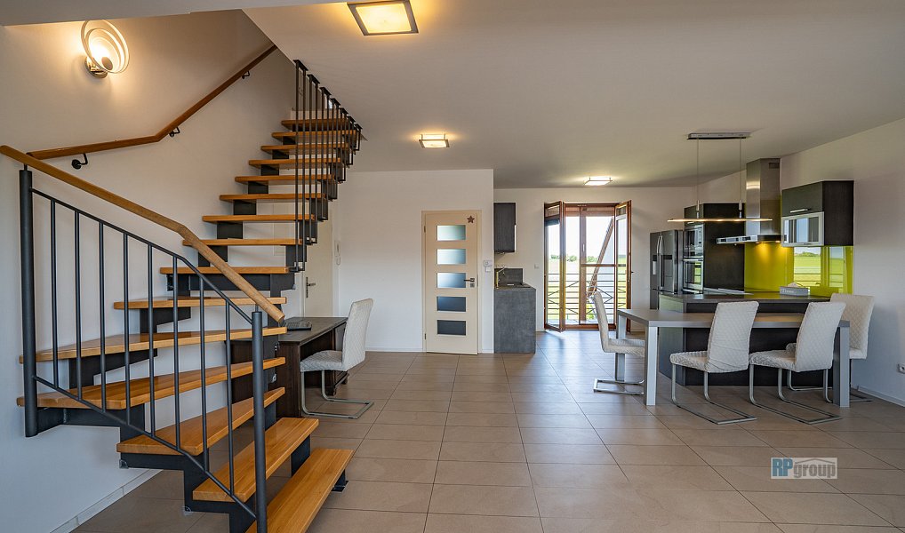 Prodej bytu 3+kk 300 m², Veleň – náhled fotky 2
