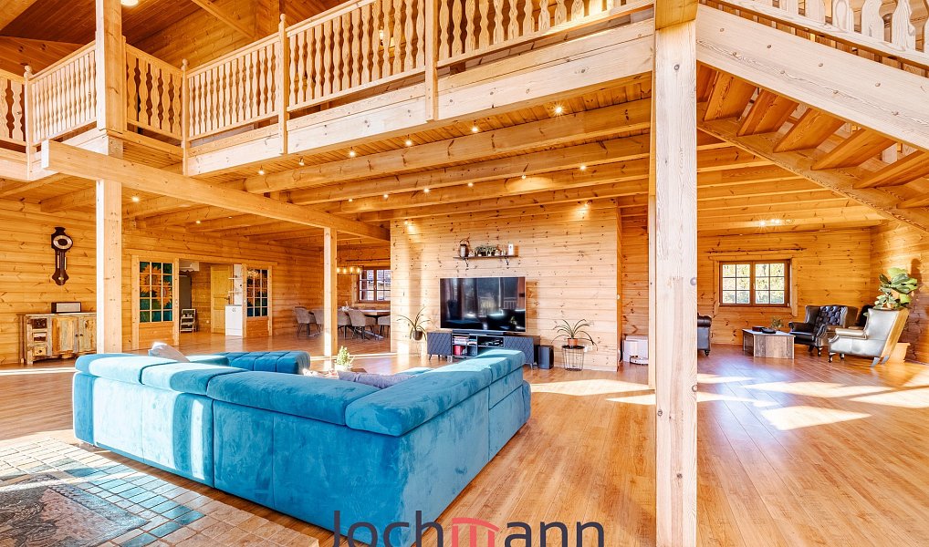 Prodej domu 800 m² s pozemkem 3 947 m², Trhové Sviny – náhled fotky 11