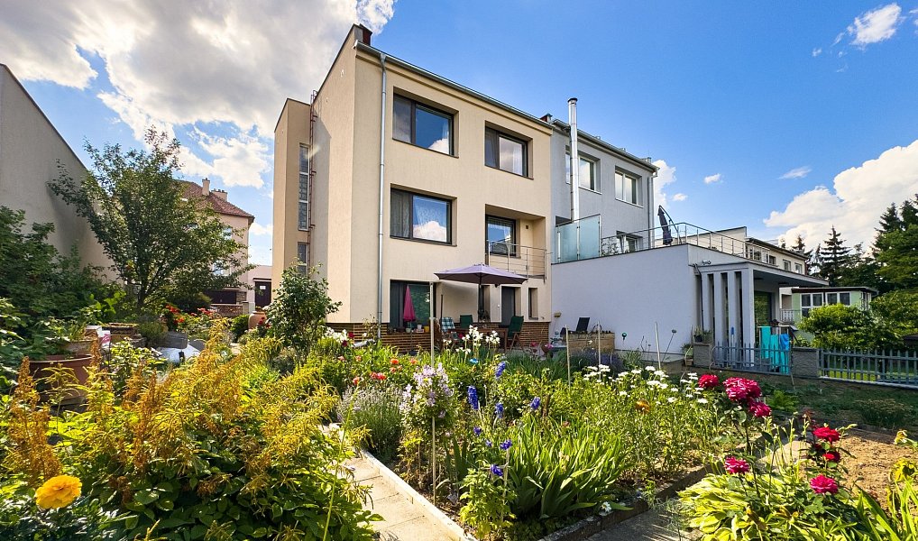 Prodej domu 245 m² s pozemkem 390 m², Brno – fotka 1 z 46