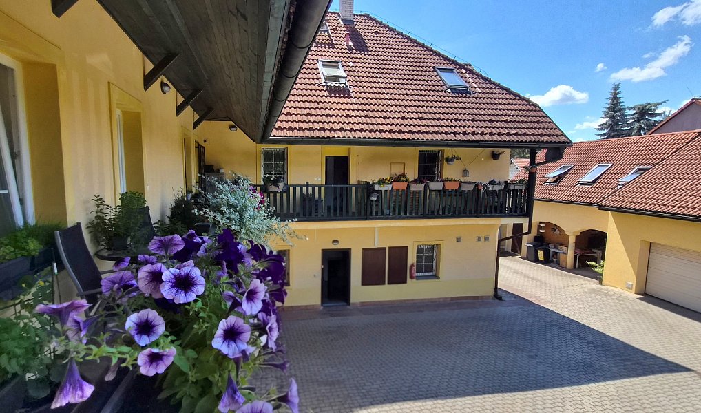 Prodej nájemního domu, činžáku 322 m², Hostivice – náhled fotky 12
