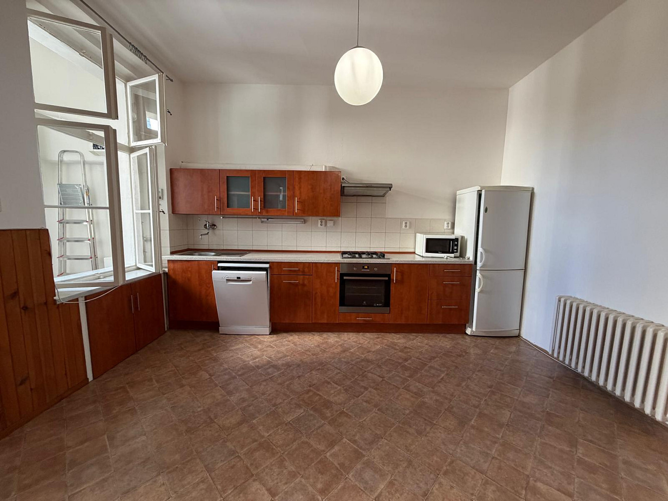 Pronájem bytu 3+1 87 m² – fotografie 2