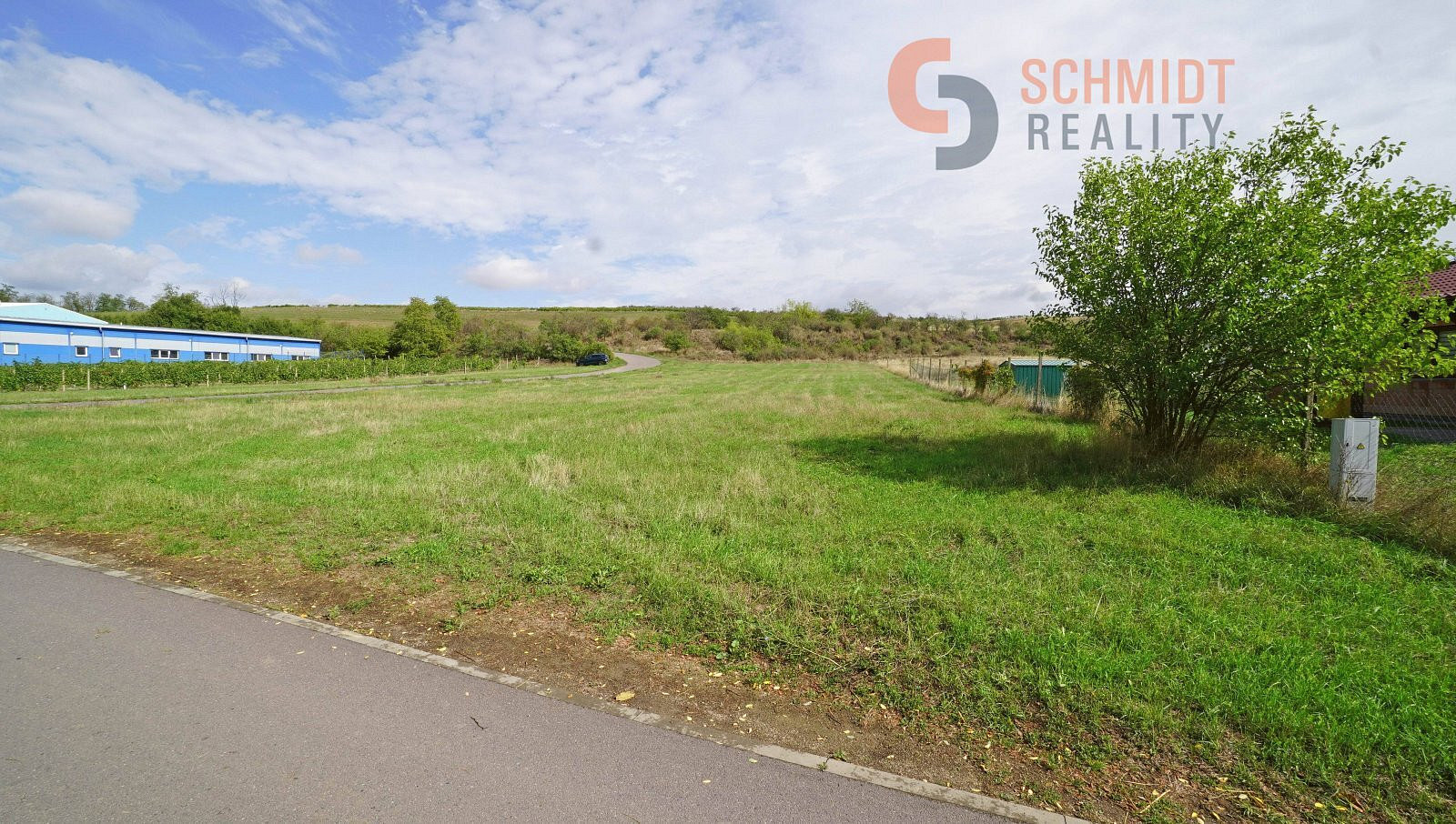 Prodej stavebního pozemku 3 077 m² – fotografie 2