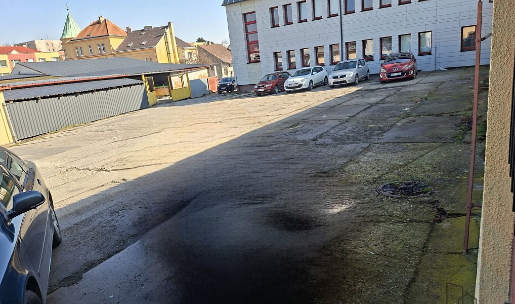 Pronájem kanceláře 50 m², Slaný – náhled fotky 5