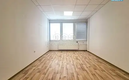 Pronájem kanceláře 36 m², Velkomoravská, Hodonín