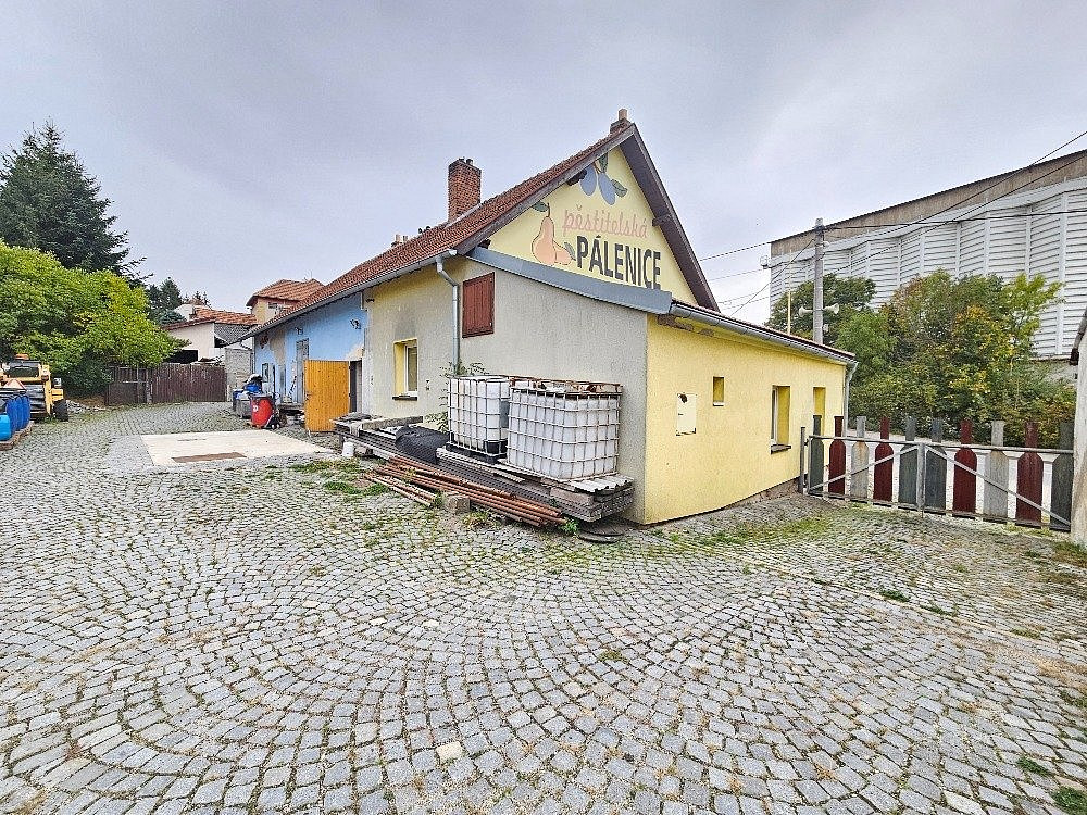 Prodej domu 190 m² s pozemkem 1 321 m² – fotografie 2