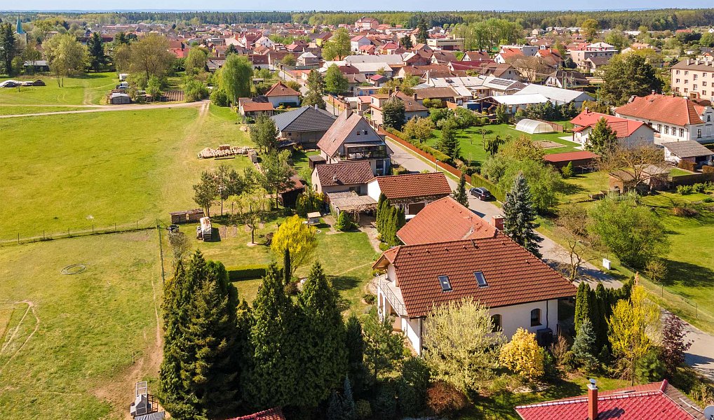 Prodej domu 237 m² s pozemkem 1 323 m², Horní Jelení – náhled fotky 27