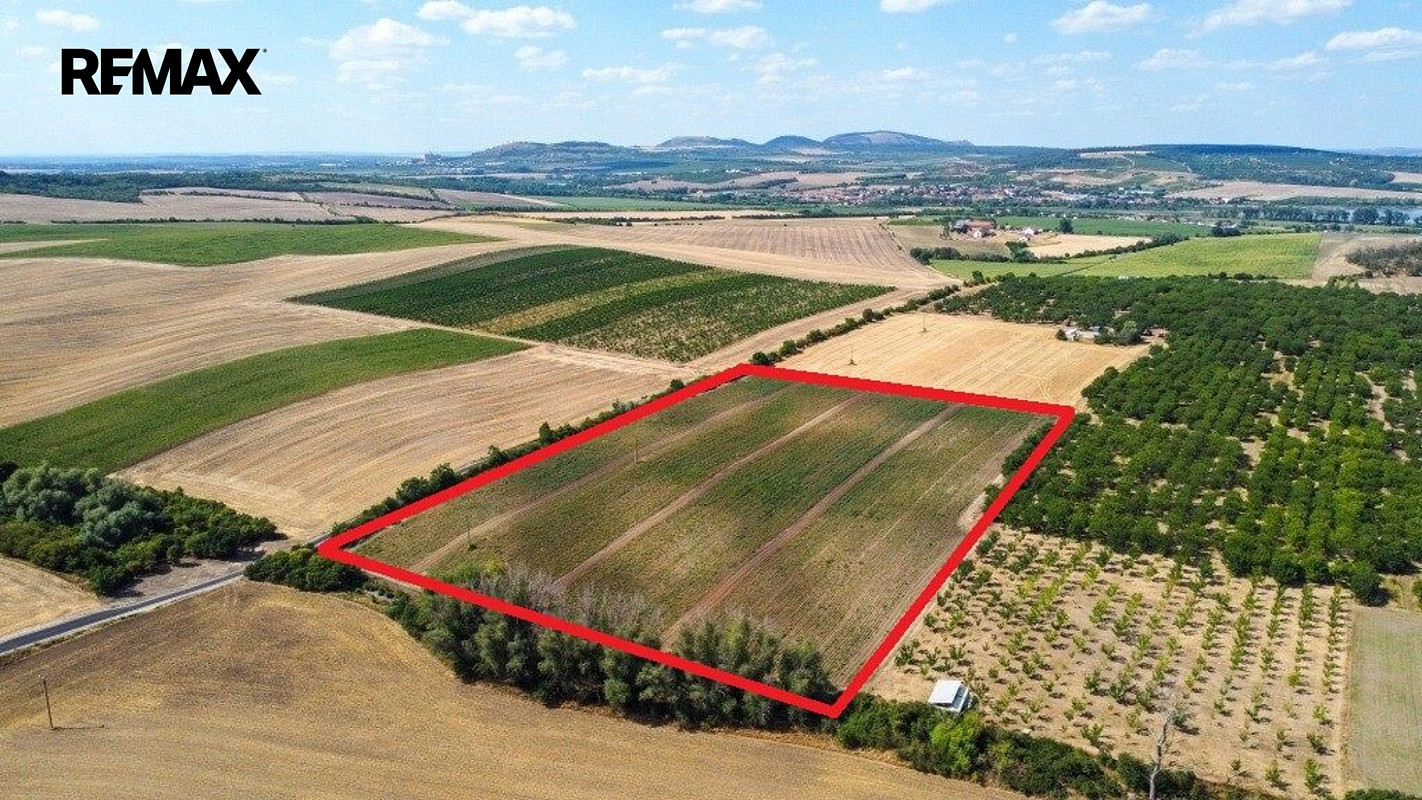 Prodej pozemku 39 611 m²