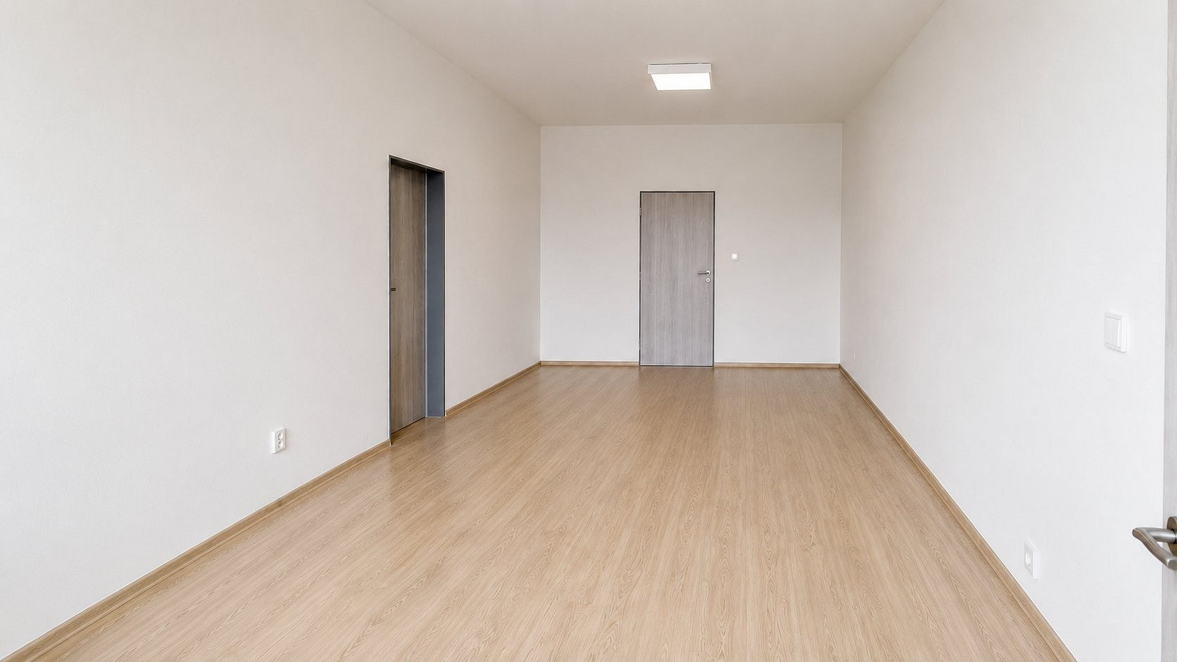 Pronájem obchodních prostor 29 m² — photo 2