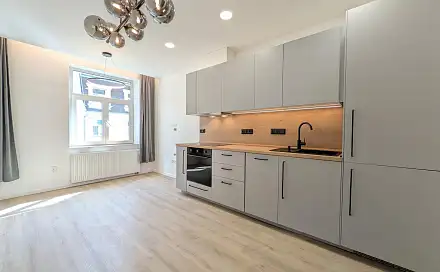 Pronájem bytu 3+kk 69 m², Na Hradčanech, Cheb