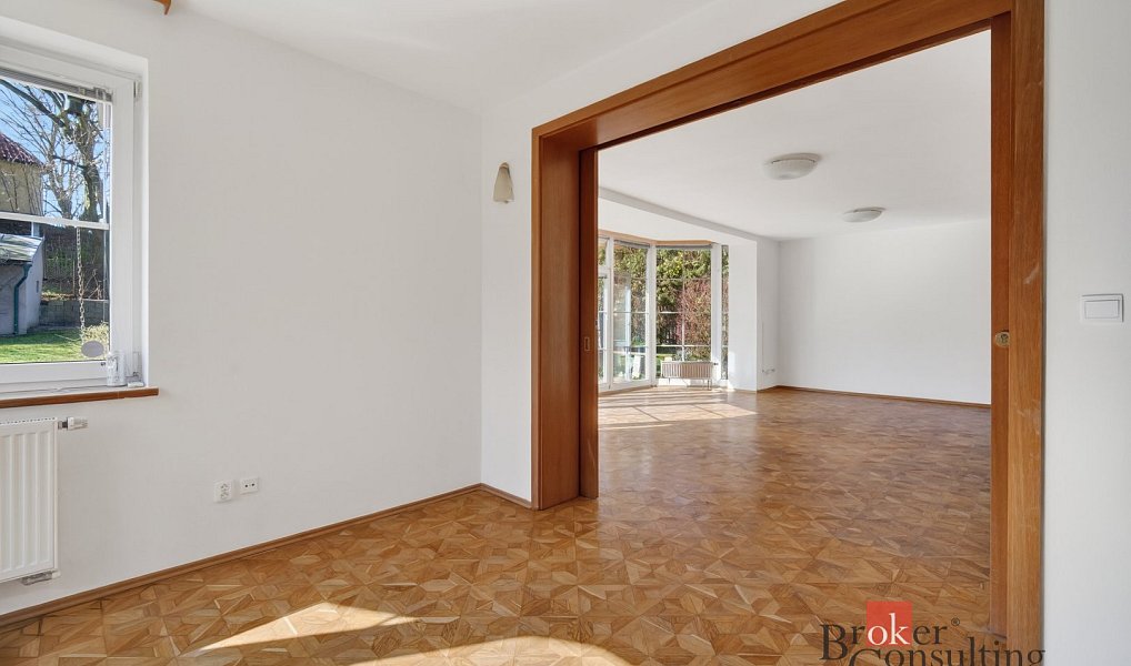 Prodej domu 258 m² s pozemkem 1 347 m², Praha – náhled fotky 12