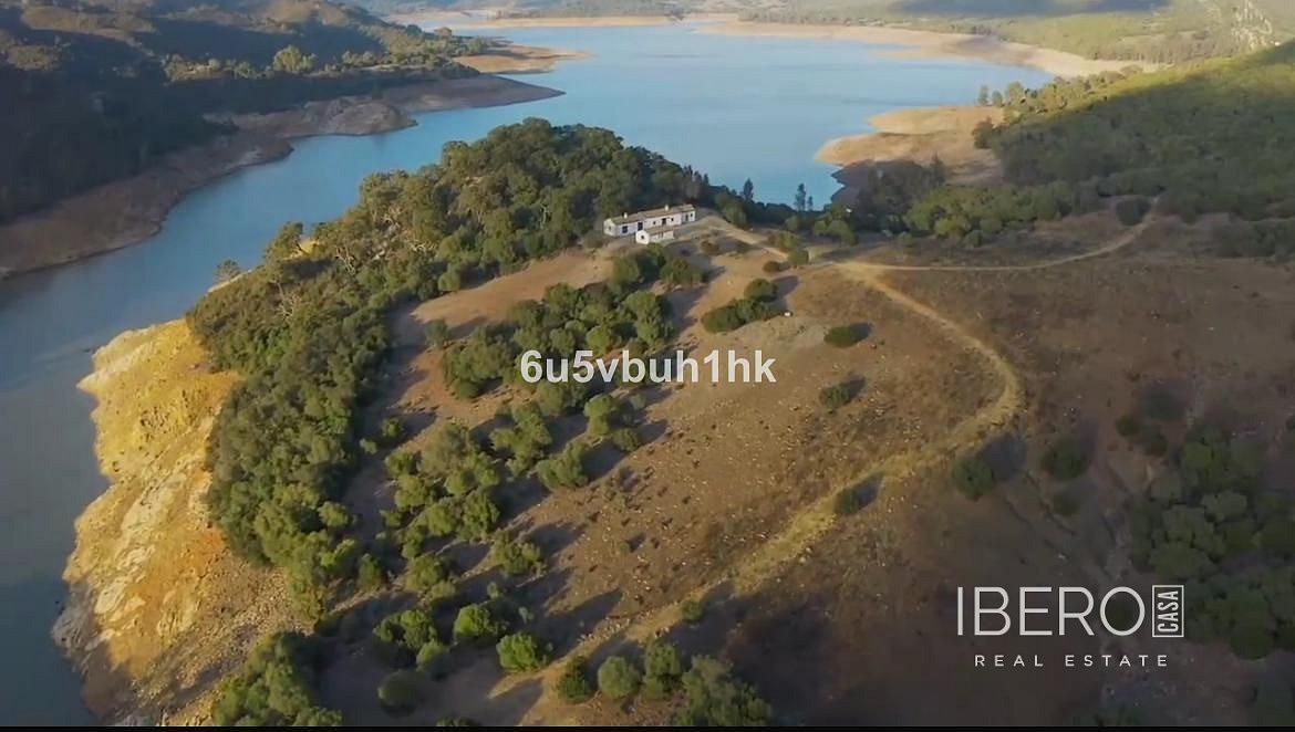 Prodej domu 161 m² s pozemkem 281 500 m²