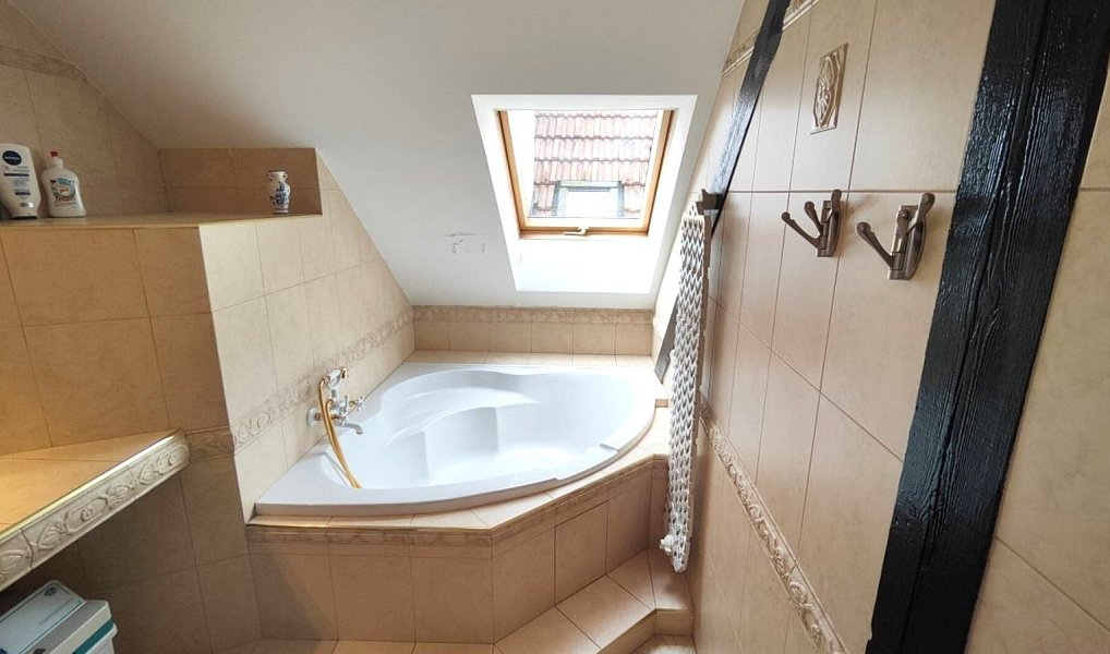 Prodej domu 290 m² s pozemkem 188 m², Třeboň – náhled fotky 6