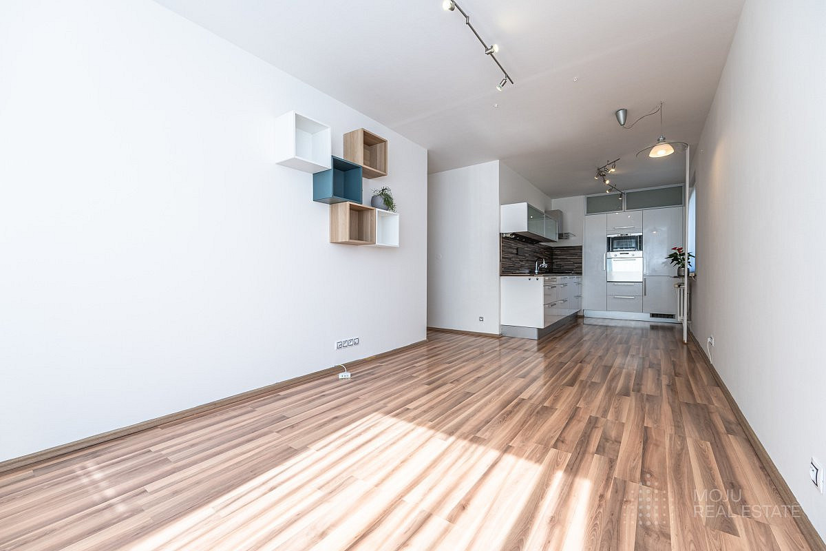 Pronájem bytu 2+kk 49 m² – fotografie 3