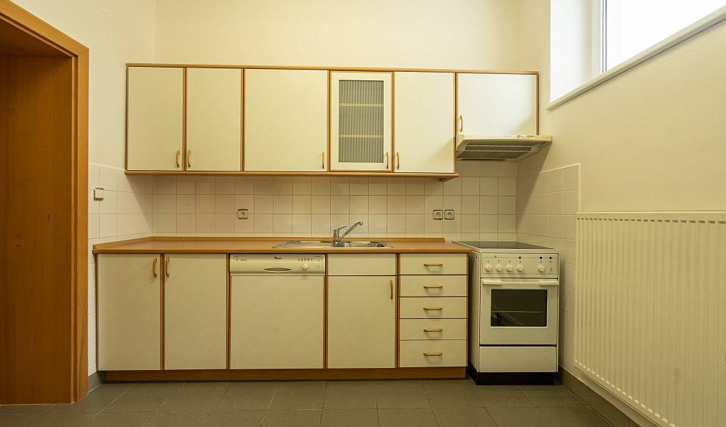 Pronájem obchodních prostor 299 m², Jičín – náhled fotky 21