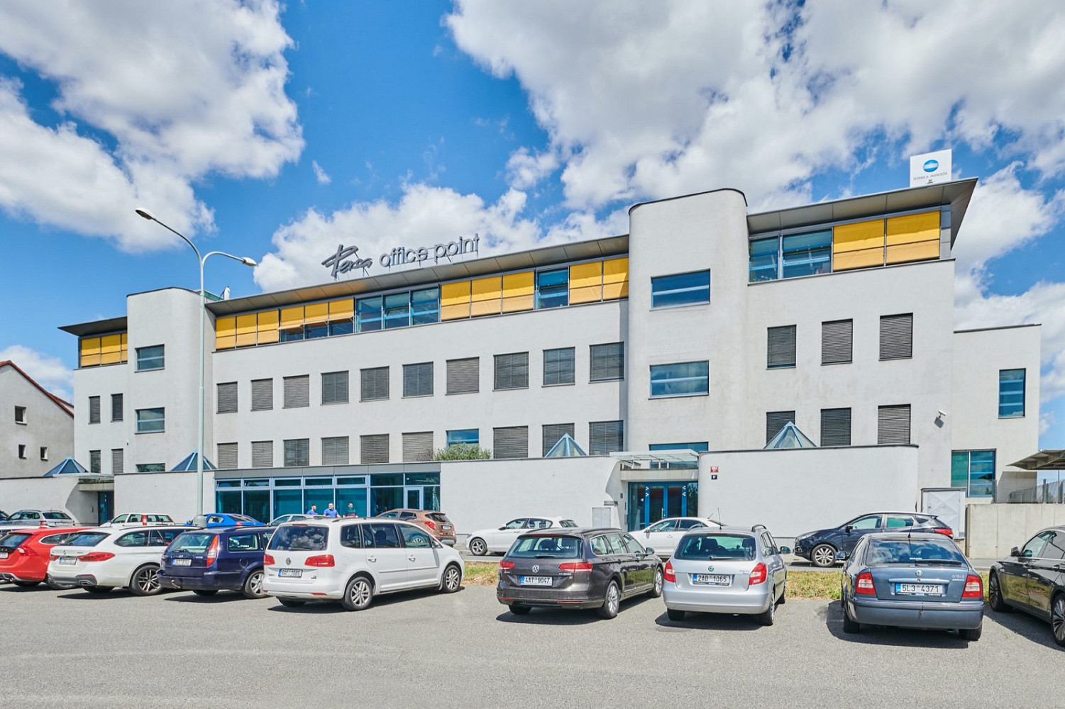 Pronájem kanceláře 861 m²