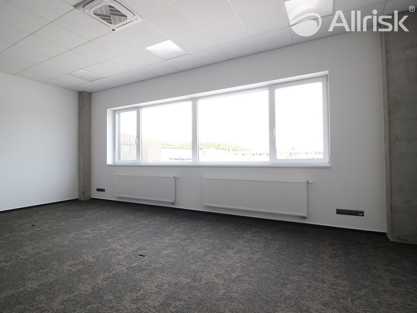 Pronájem skladovacích prostor 570 m² – fotografie 4