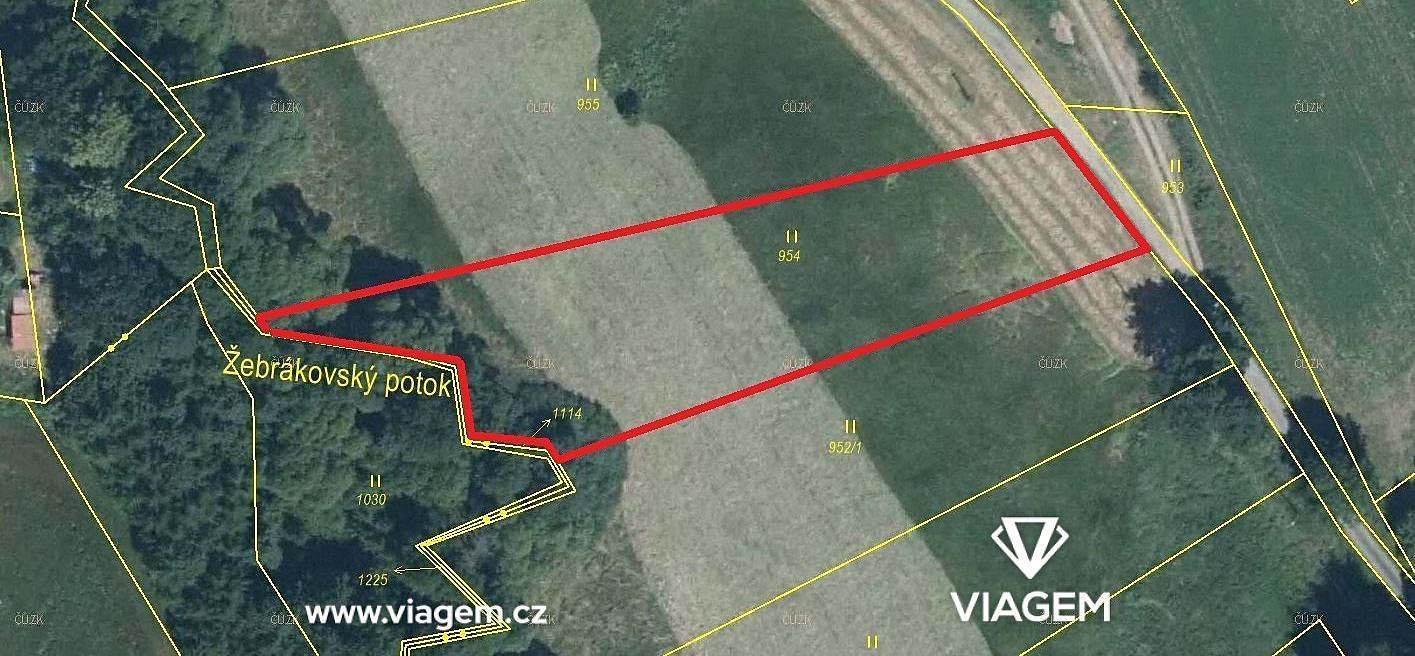 Prodej pole 834 m²