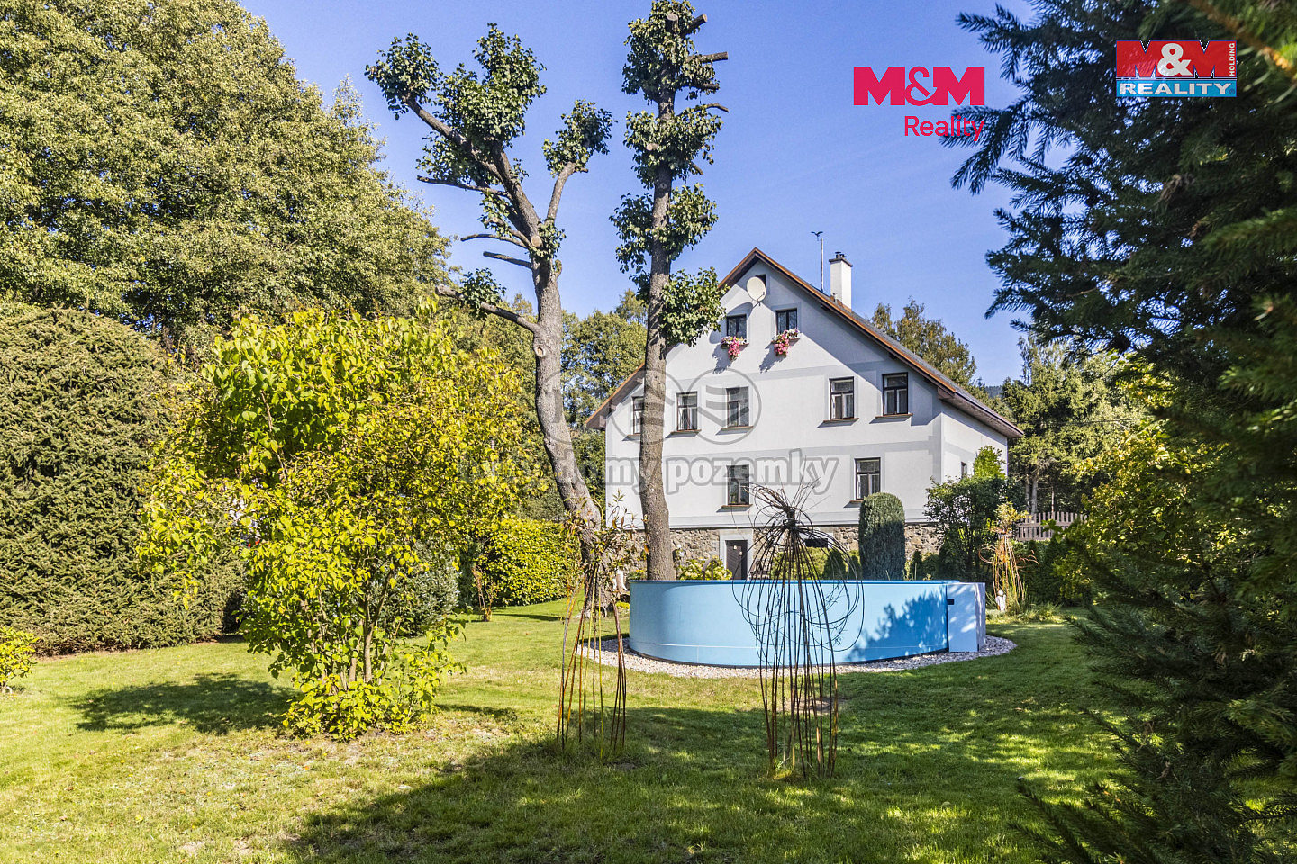 Prodej domu 590 m² s pozemkem 3 195 m²