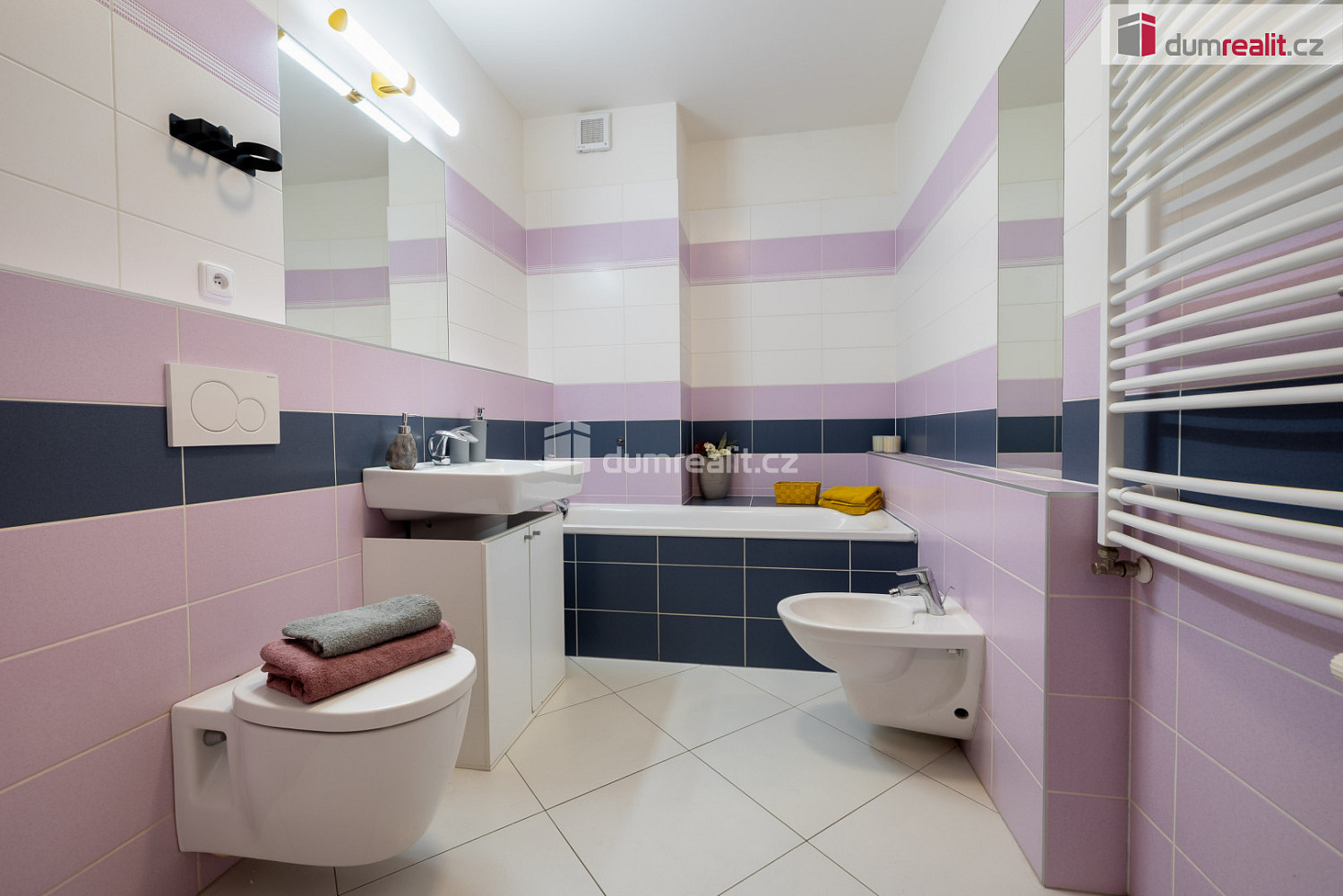 Pronájem bytu 2+kk 57 m² - Widok 2