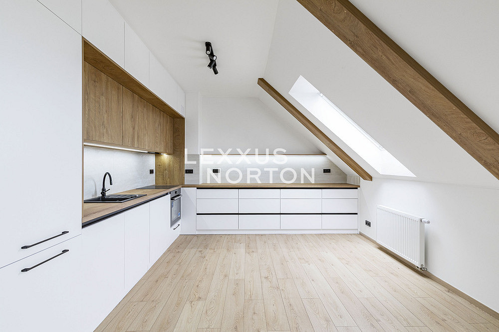 Pronájem bytu 4+kk 108 m² – fotografie 2