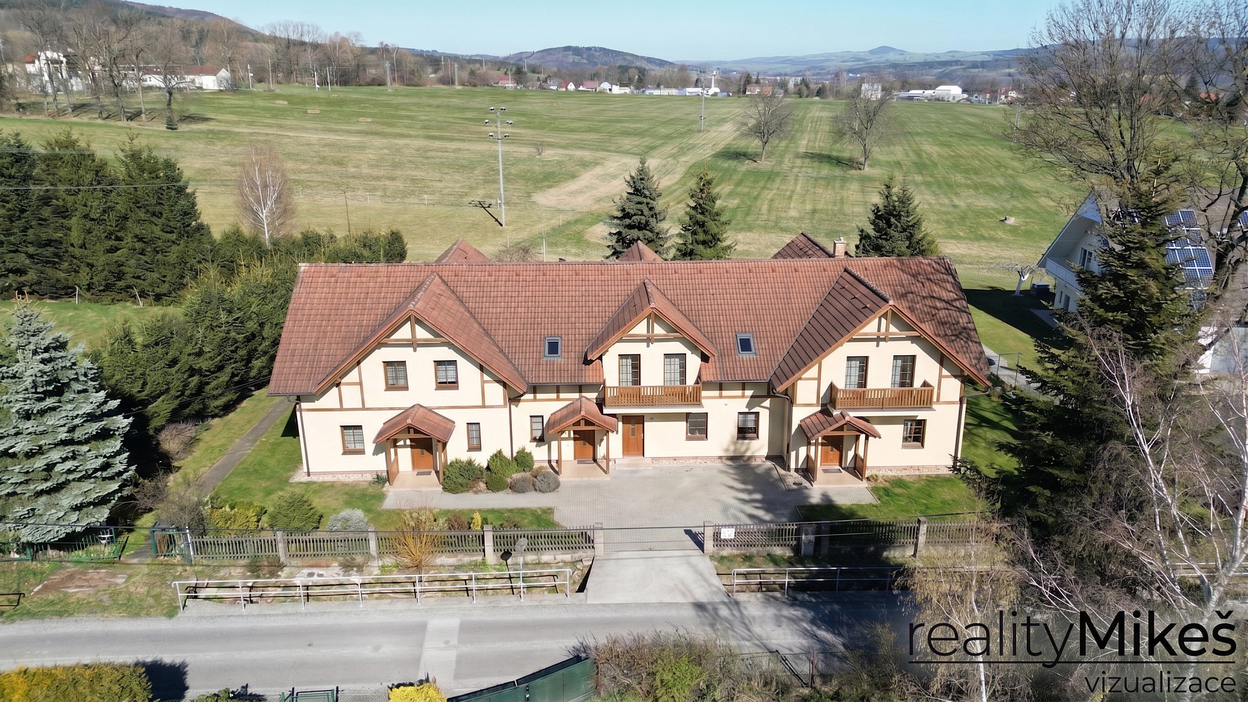 Prodej domu 273 m² s pozemkem 1 560 m² - Ansicht 5