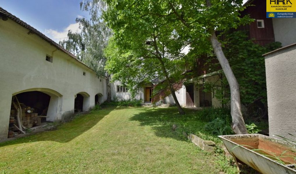 Prodej domu 300 m² s pozemkem 3 106 m², Mostkovice – náhled fotky 13