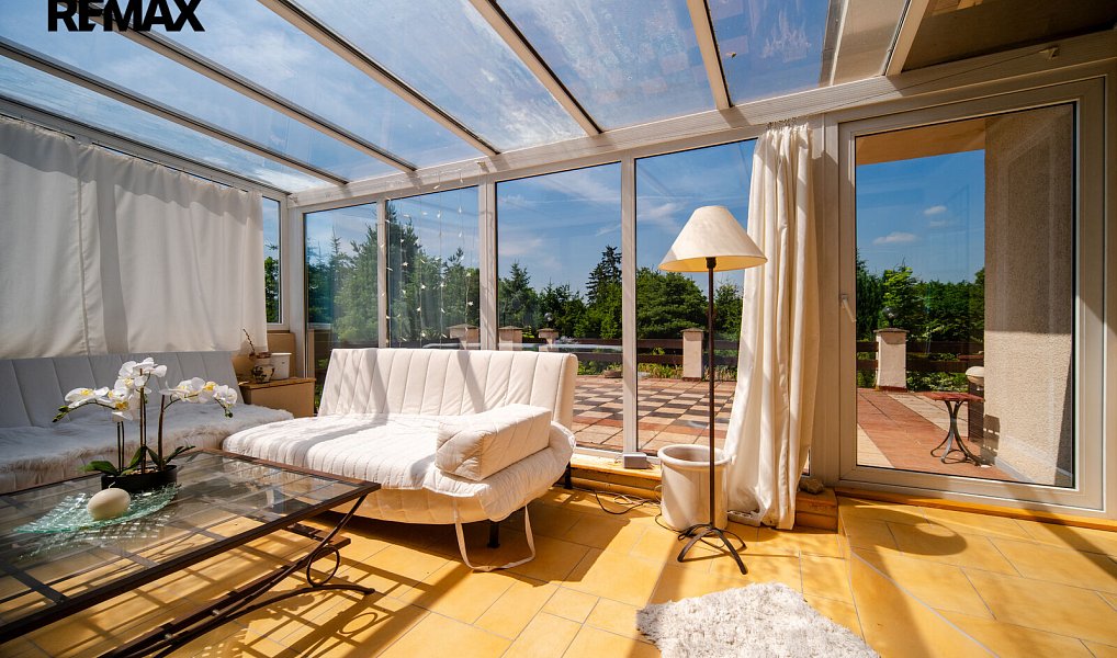 Prodej domu 412 m² s pozemkem 1 060 m², Doksy – náhled fotky 2