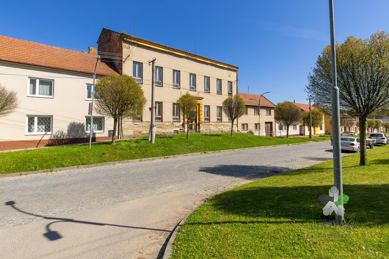Prodej komerčního objektu (jiného typu) 900 m² — photo 2