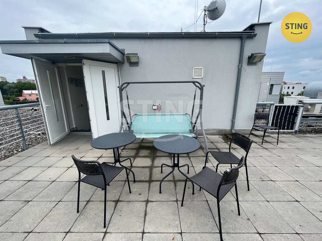 Pronájem kanceláře 310 m² – fotografie 3