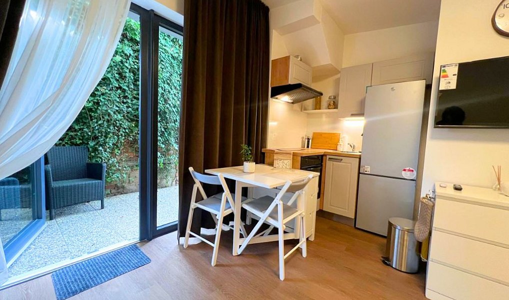 Pronájem bytu 1+kk 18 m², Hostivice – náhled fotky 2
