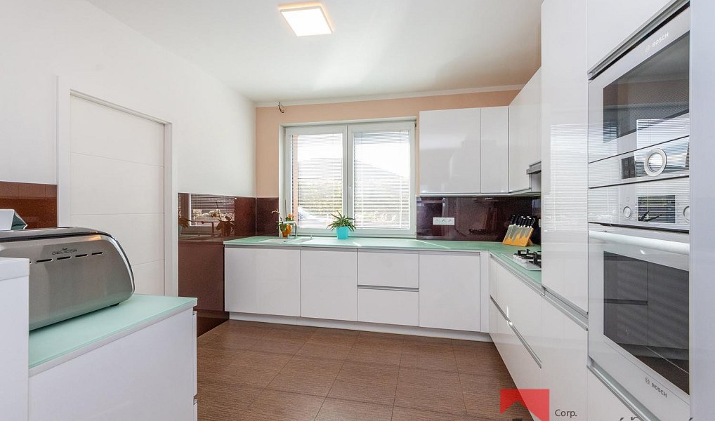 Prodej domu 346 m² s pozemkem 2 669 m², Újezd – náhled fotky 8