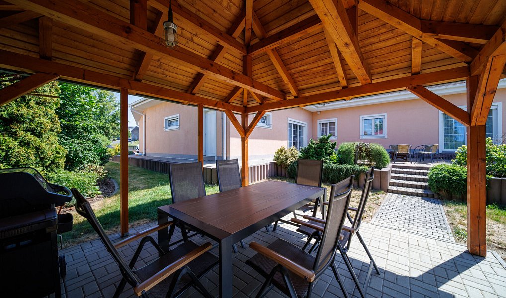 Prodej domu 300 m² s pozemkem 1 491 m², Luženičky – náhled fotky 7