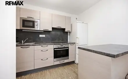 Prodej bytu 2+1 43 m², V bytovkách, Praha 10 - Uhříněves
