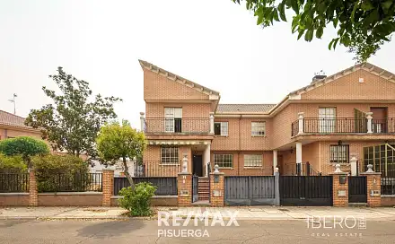 Prodej domu 250 m² s pozemkem 275 m², Laguna de Duero, Španělsko