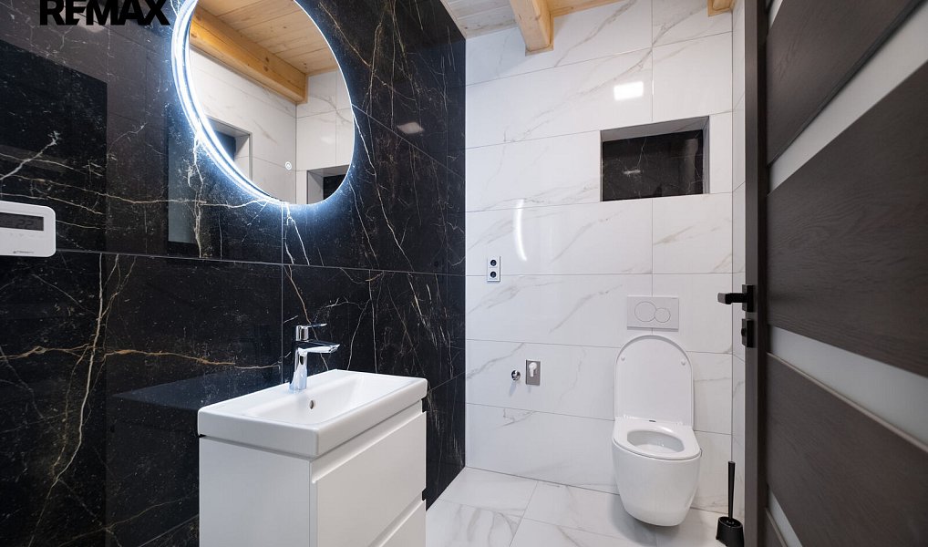 Prodej ubytovacího objektu 206 m², Morávka – náhled fotky 12