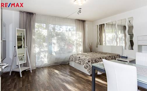 Pronájem bytu 1+kk 34 m², Letovská, Praha 9 - Letňany