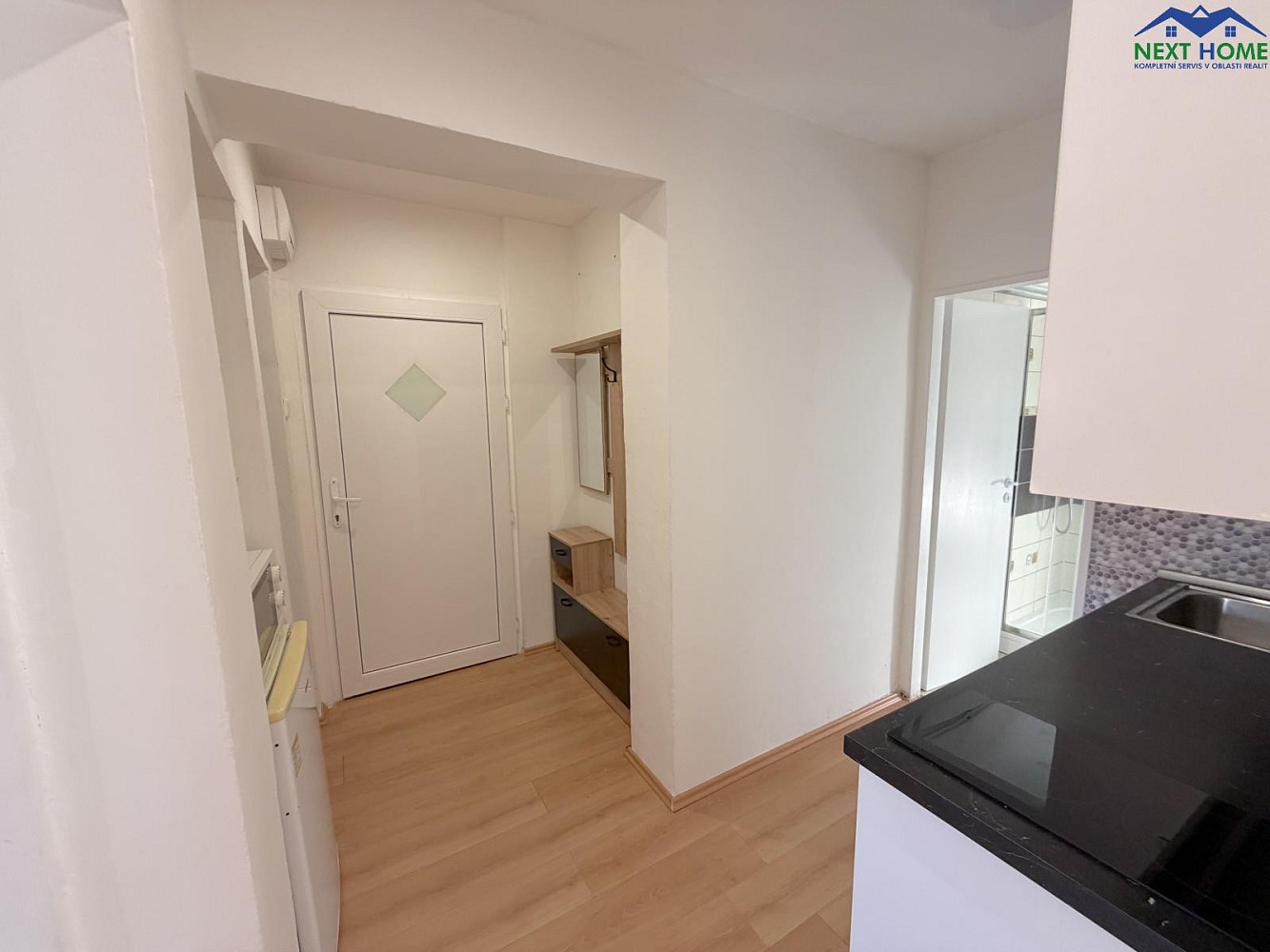 Pronájem bytu 2+kk 38 m² – fotografie 2