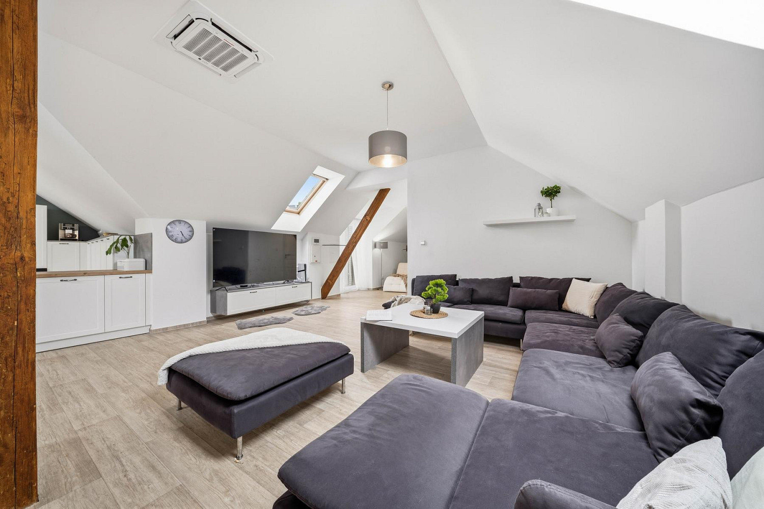 Prodej domu 288 m² s pozemkem 677 m² – fotografie 5
