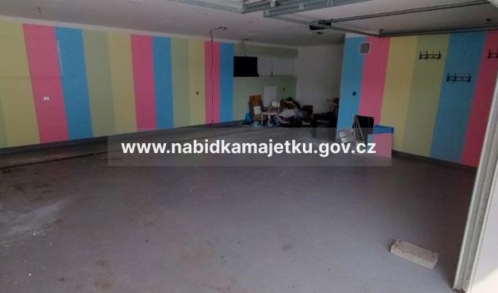 Prodej domu 767 m² s pozemkem 2 143 m², Drahňovice – náhled fotky 8