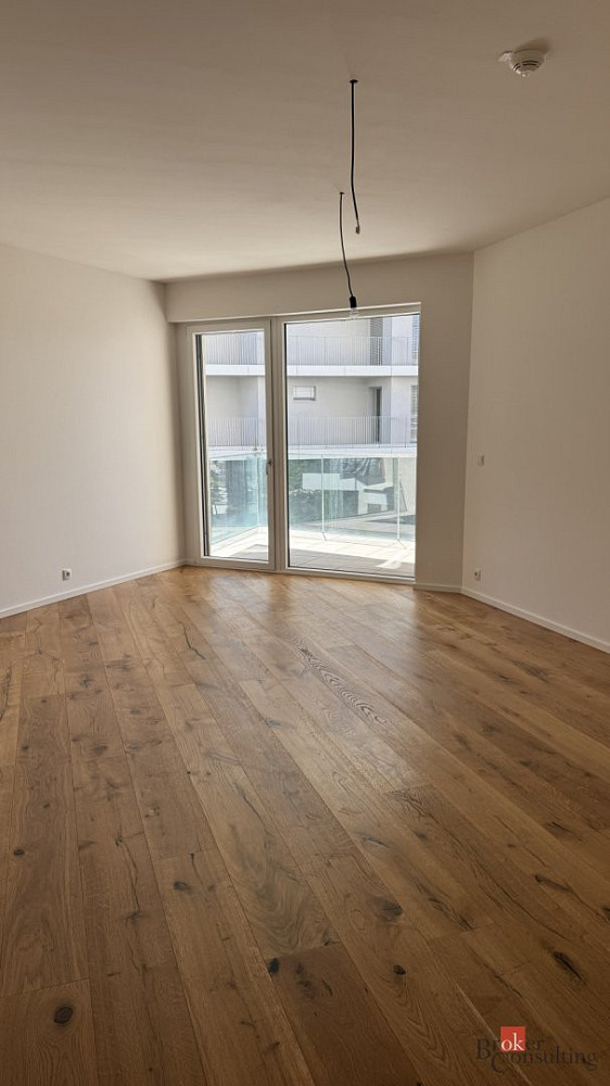 Pronájem bytu 1+kk 38 m² — photo 2