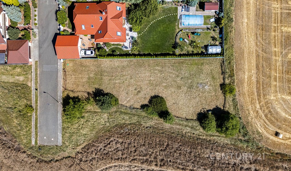 Prodej stavebního pozemku 975 m², Ořech – náhled fotky 9