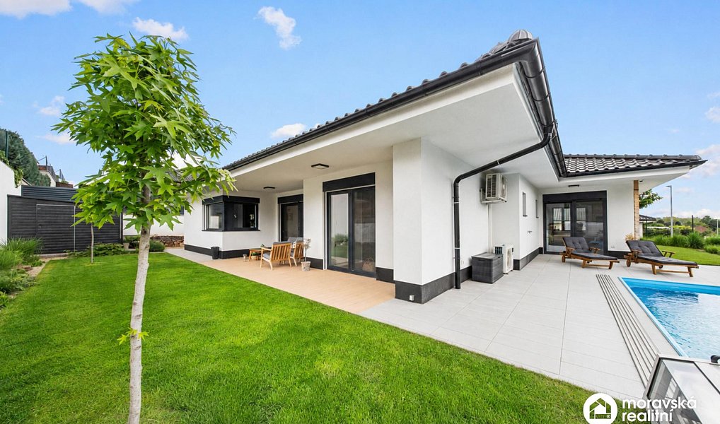 Prodej domu 199 m² s pozemkem 700 m², Hajany – náhled fotky 9