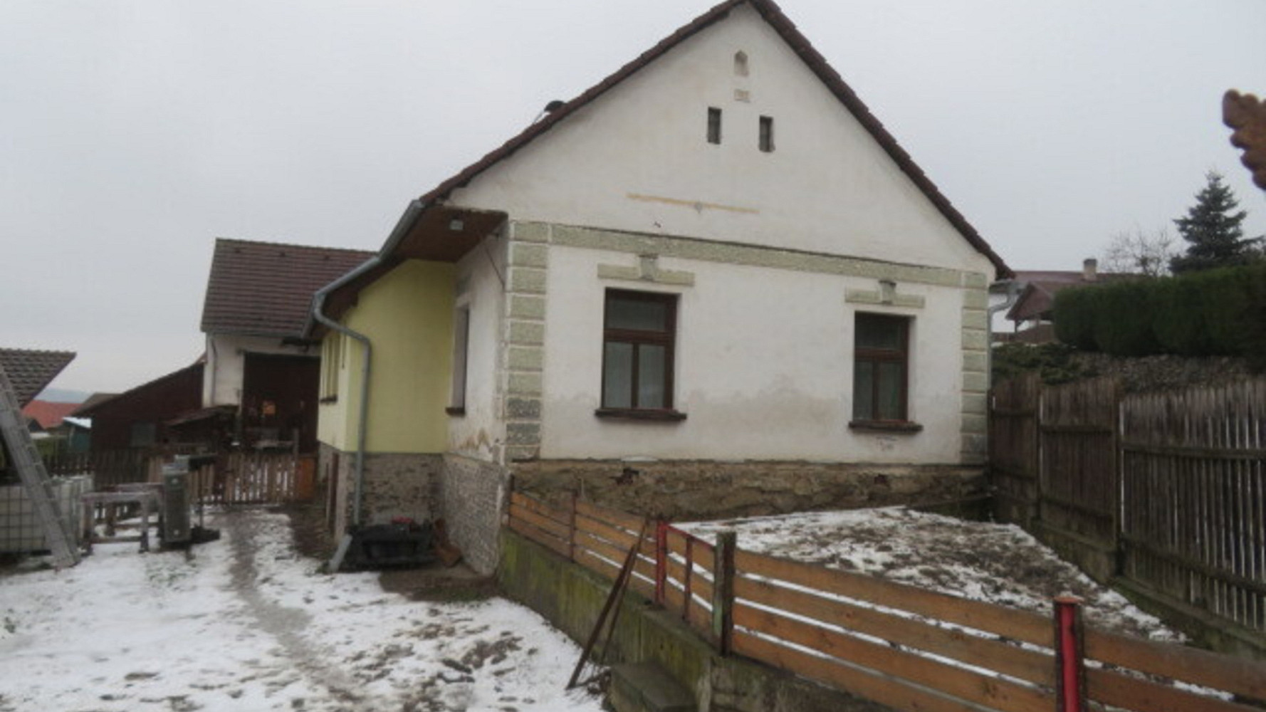 Dražba domu 250 m² s pozemkem 2 470 m² — photo 3