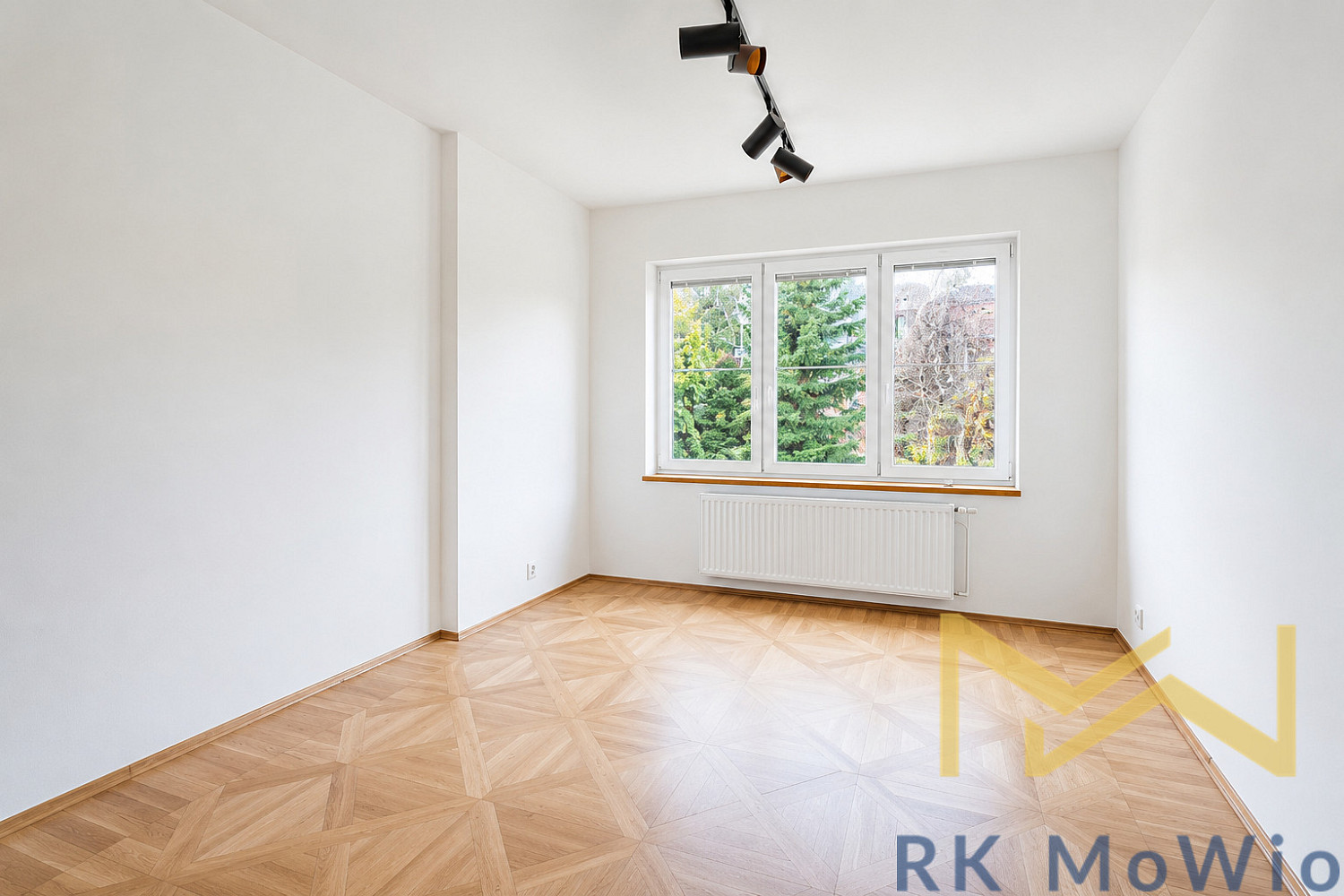 Pronájem kanceláře 801 m² – fotografie 3