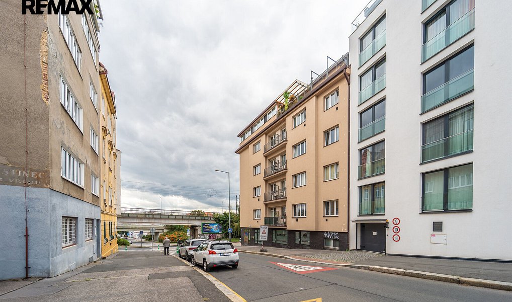 Prodej bytu 3+1 91 m², Praha – náhled fotky 52